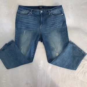 Nine West Chrystie Capri Distressed Jeans!